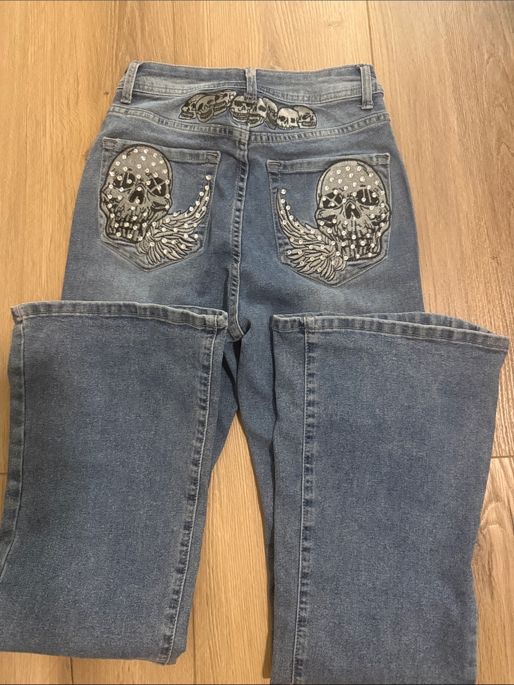 ROMWE Blue Denim Flare Jeans with Studded Skull Patch